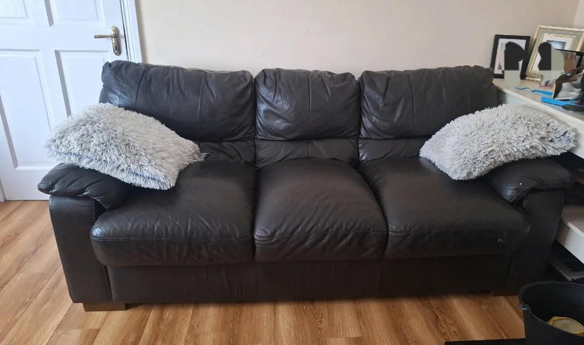 3 seater Leather couch - Image 1