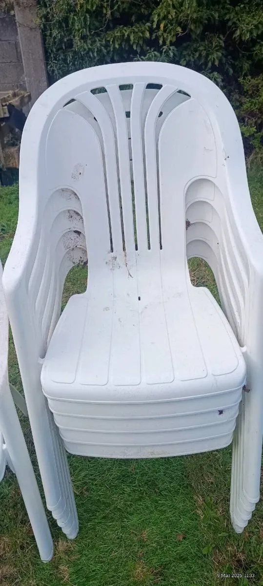 6 Summer Outdoor Chairs 25 for the 6 - Image 1