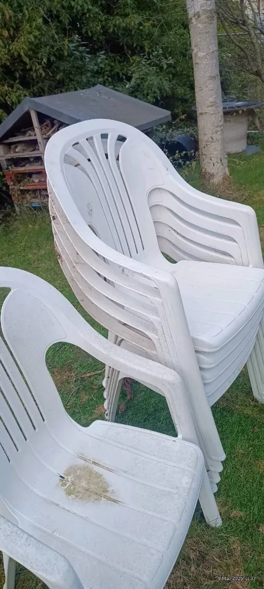 6 Summer Outdoor Chairs 25 for the 6 - Image 2