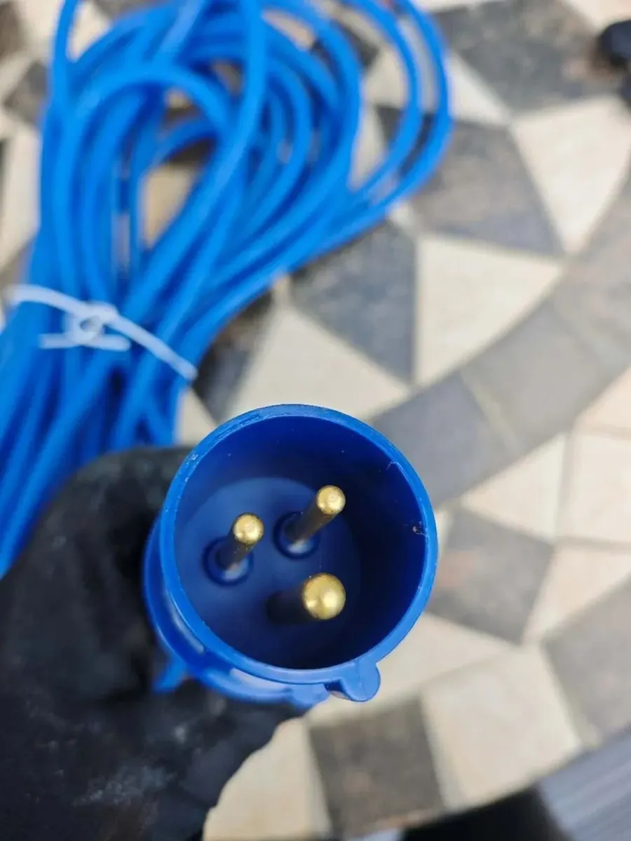 10+Metres Camping Electric Hook Up Cable - Image 2