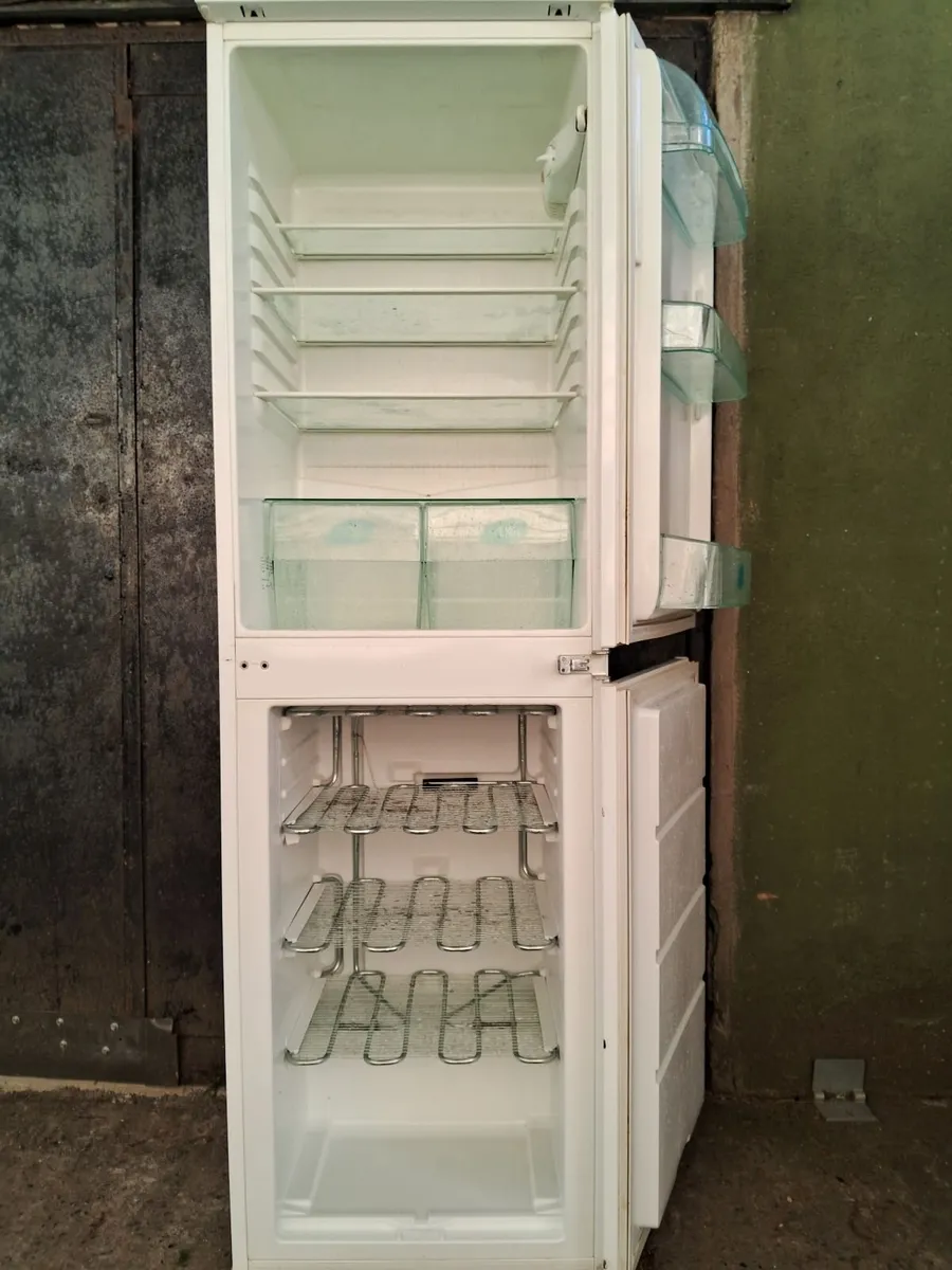 0874085106 FRIDGE AND FREEZER - Image 2