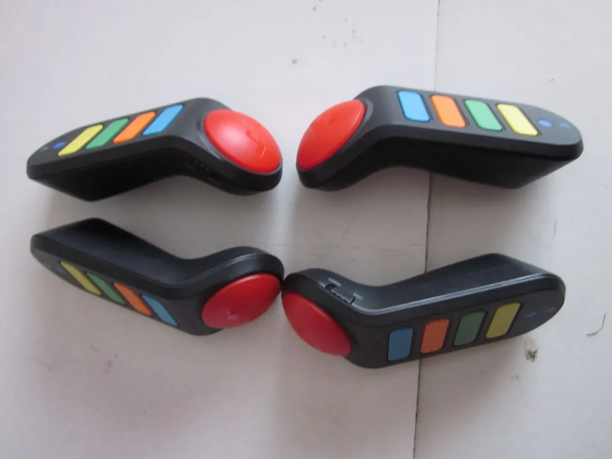 Four Wireless Buzz Buzzers Controllers - Image 4