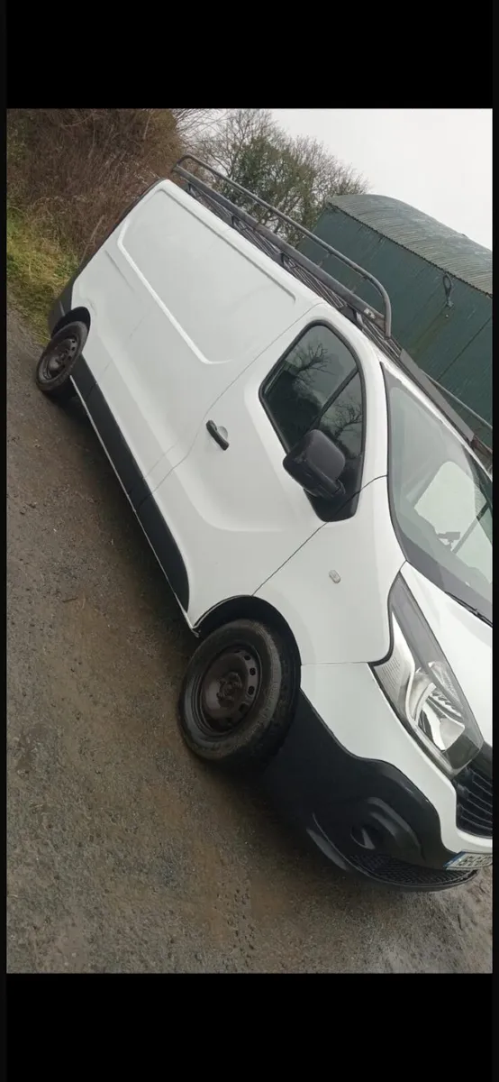 Renault Trafic 2015 - Image 2