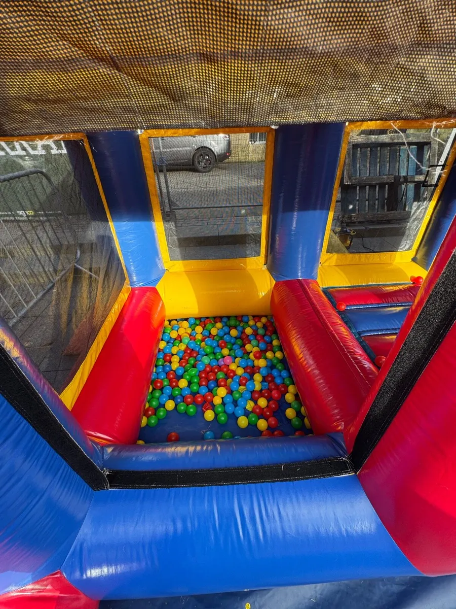 Bouncy castle - Playzone - Airquee - Image 3