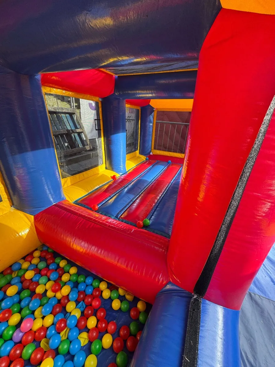 Bouncy castle - Playzone - Airquee - Image 4