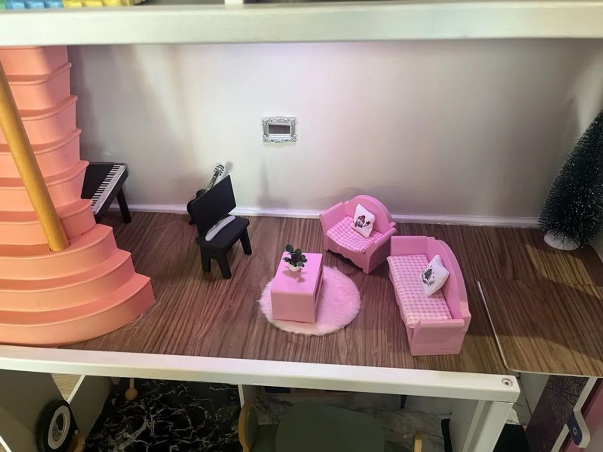 Dolls House - Image 2