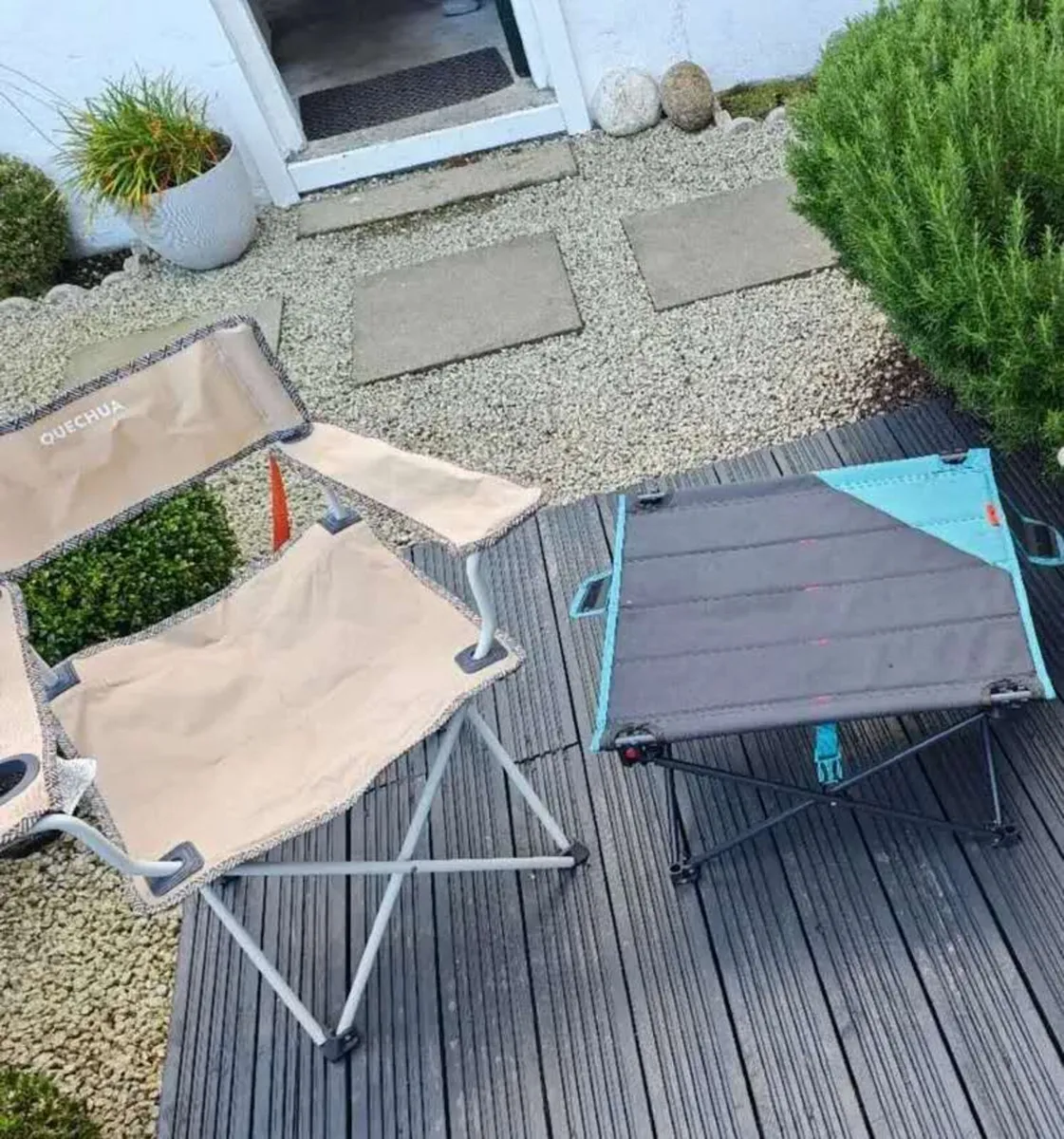 Camping gear / fodable table, chair, beach chair - Image 1