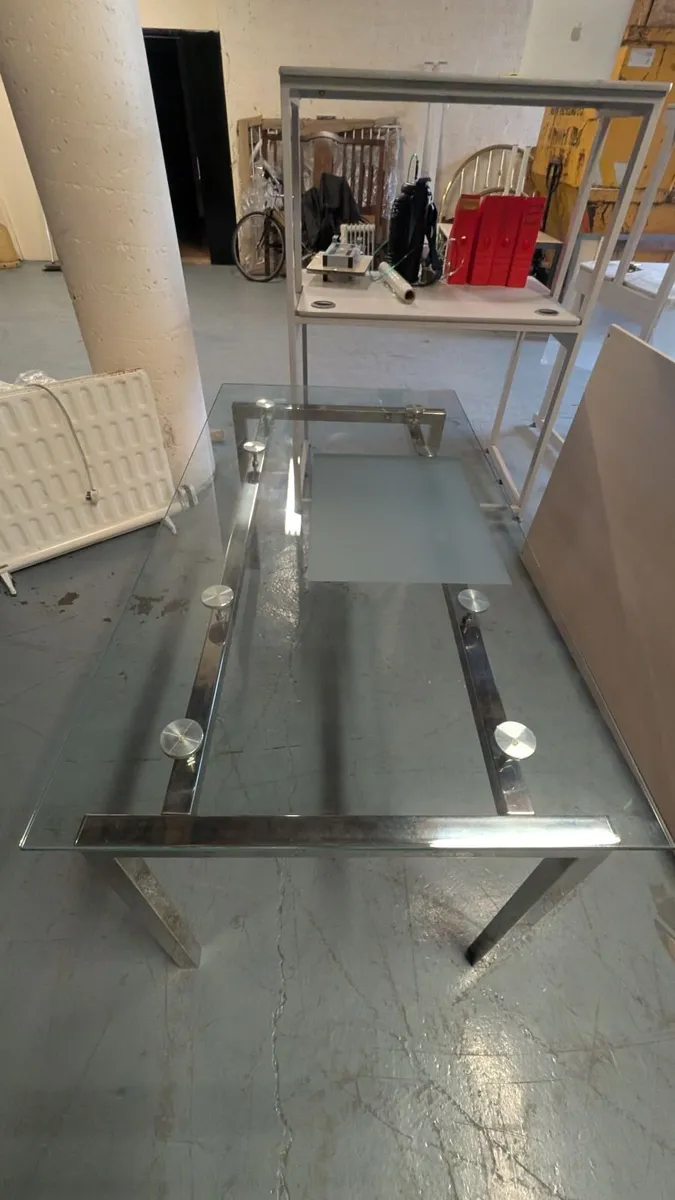 Glass Dining table - Image 1