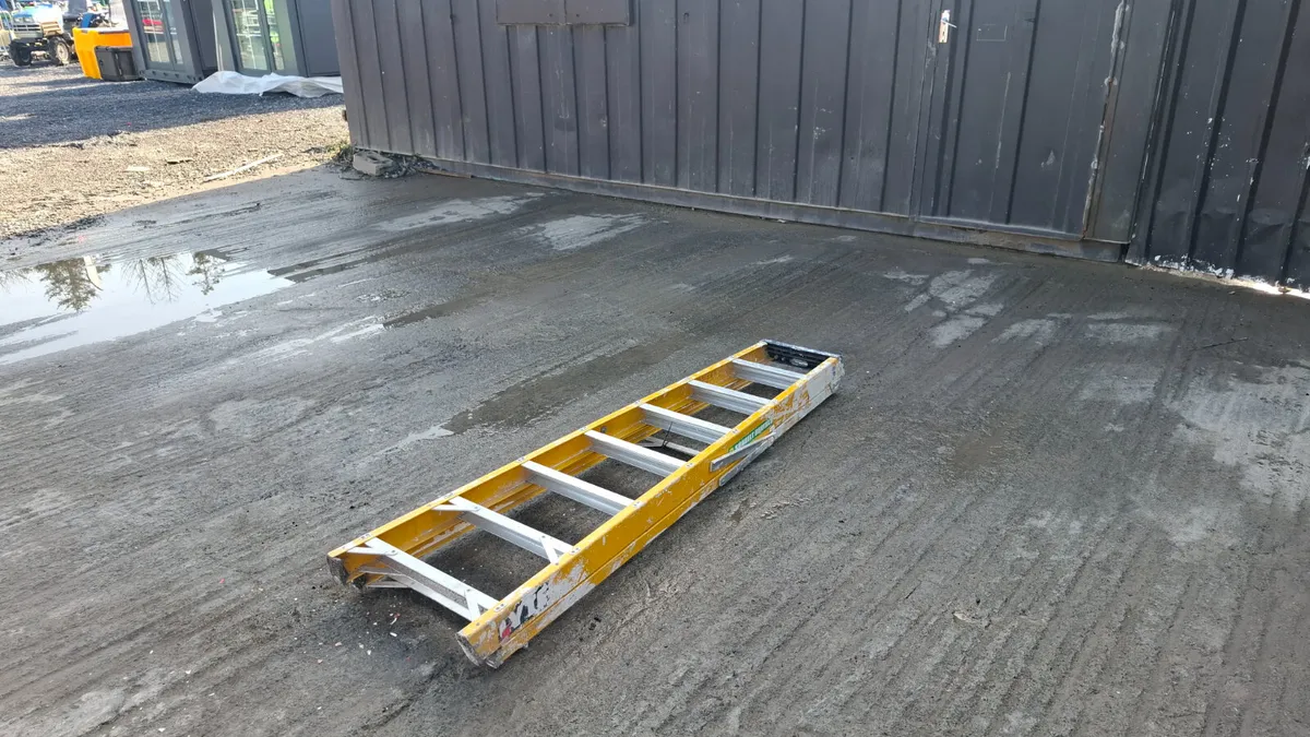 7 Tread Step Ladder - Image 3