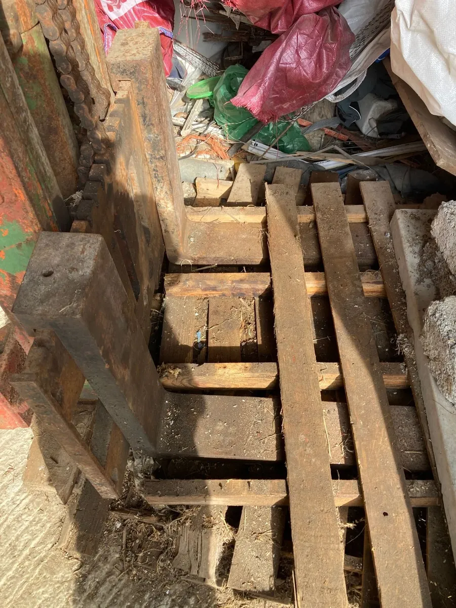 Tractor forklift - Image 3