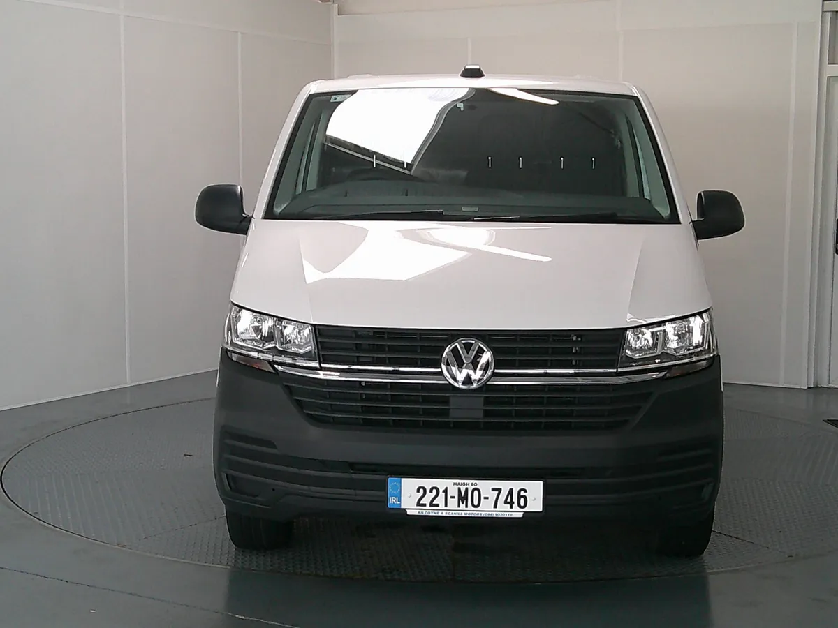 Volkswagen Transporter 2022 - Image 2