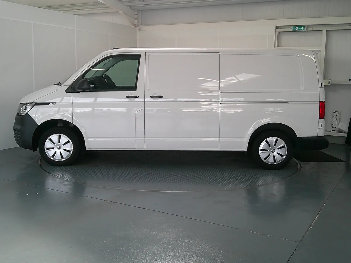 Volkswagen Transporter 2022 - Image 4