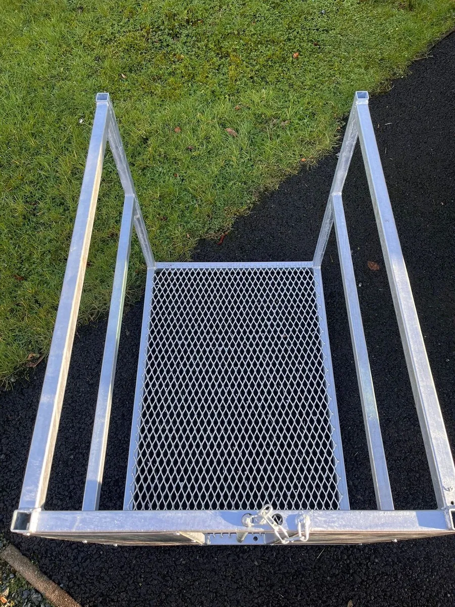 Lamb Foster / Adoption Crate - Image 4