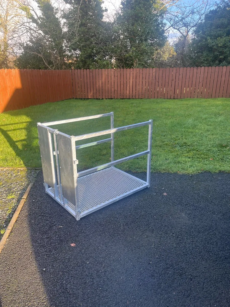 Lamb Foster / Adoption Crate - Image 1