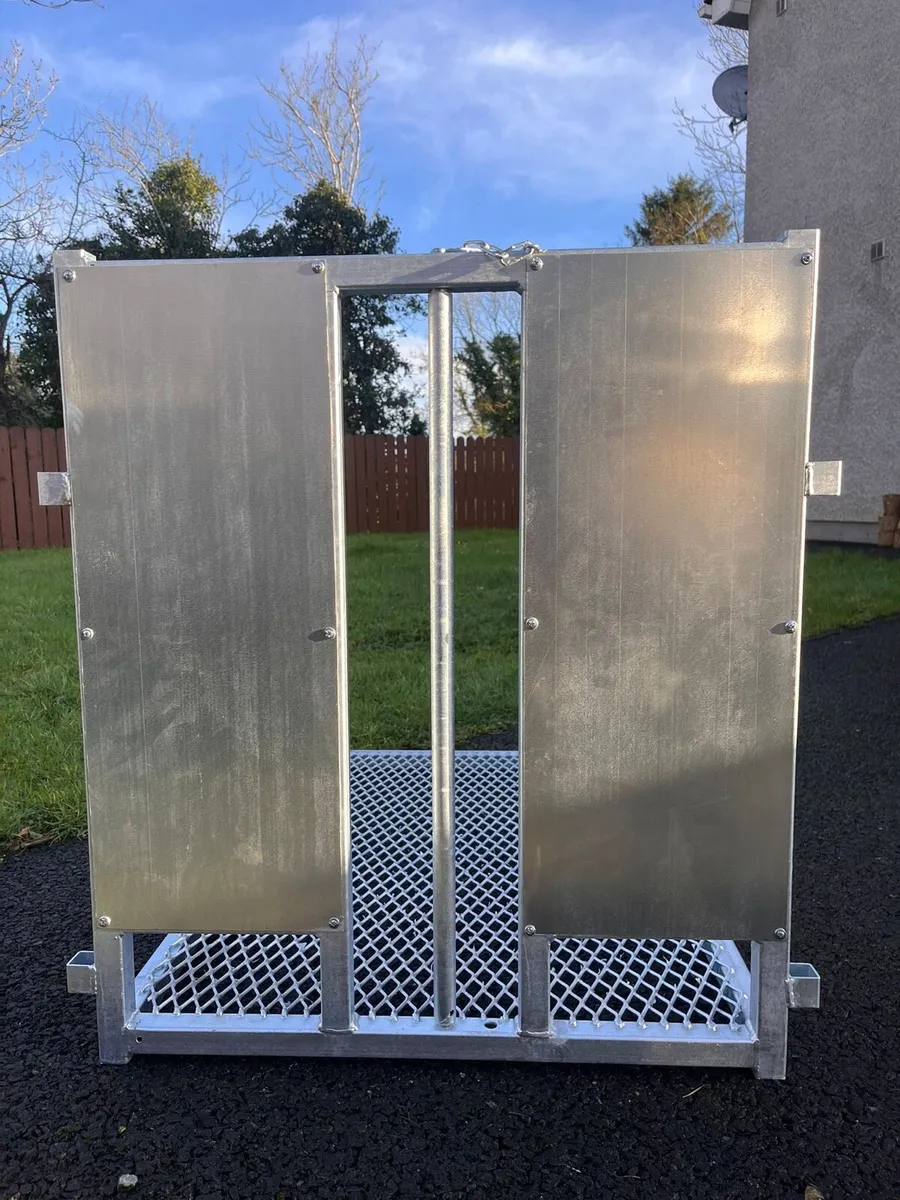 Lamb Foster / Adoption Crate - Image 2