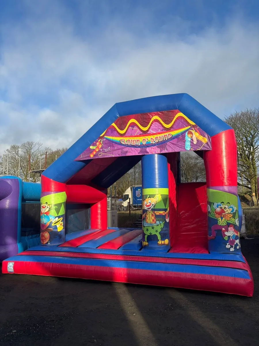 Bouncy castle - play n slide - Airquee - Image 1