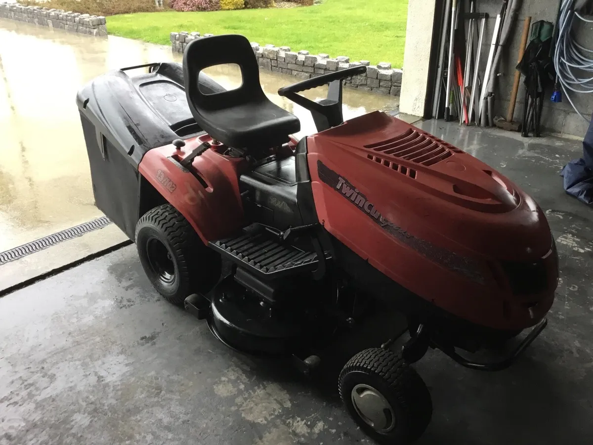 Castlegarden lawnmower - Image 1