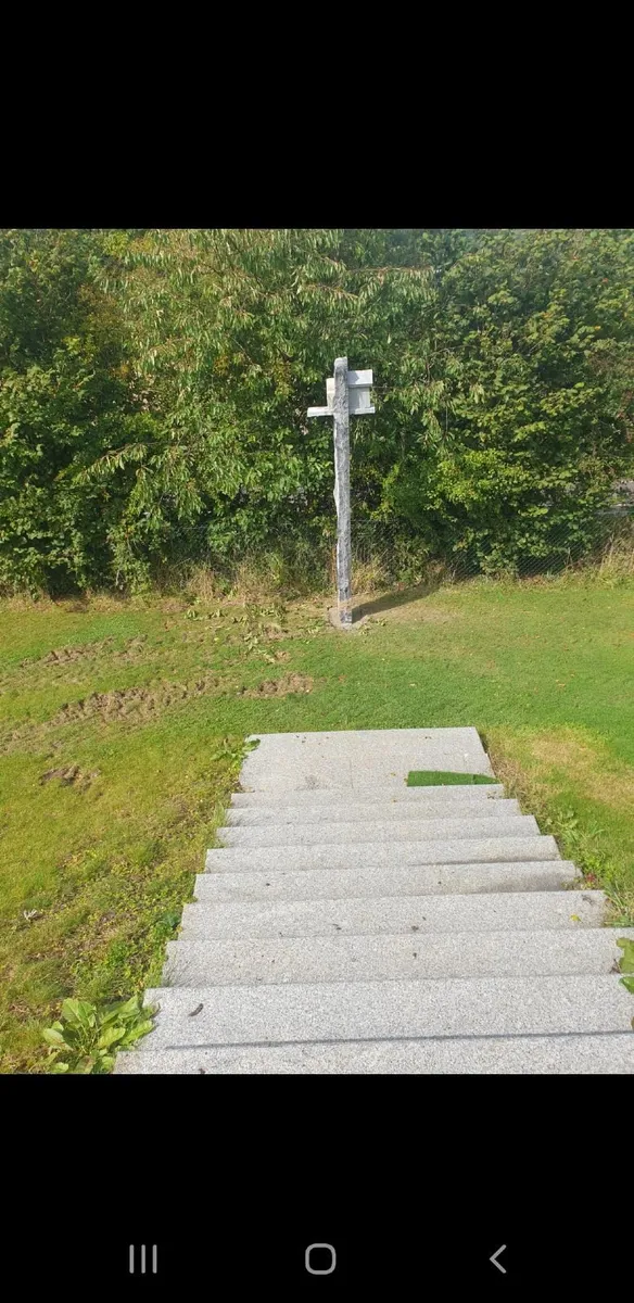Kilkenny limestone birdhouse - Image 2