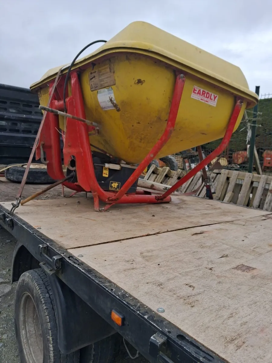 Wagtail Spreader second Hand 1.25 Tonne - Image 1