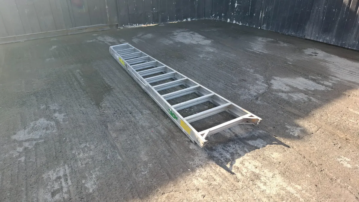 11 Tread Step Ladder - Image 1