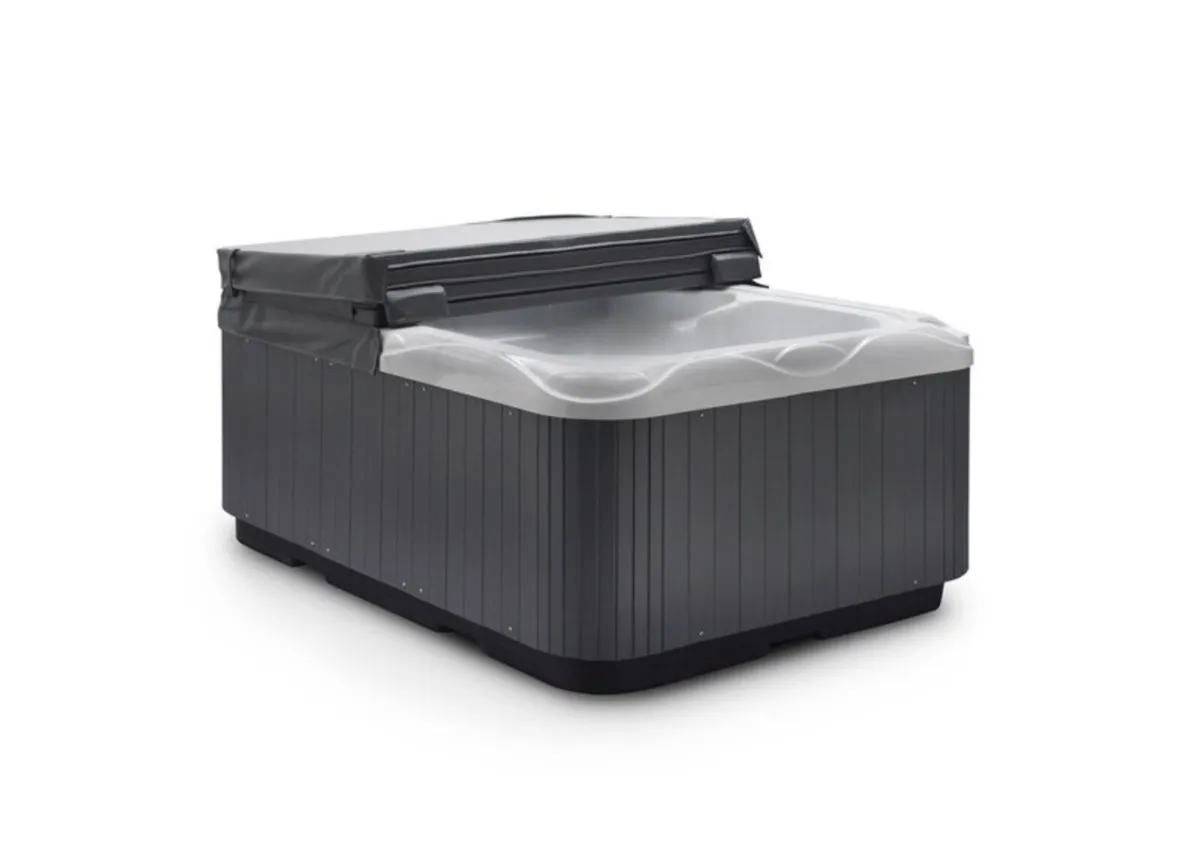Free Delivery - New 2 Person Hot Tub - Image 4