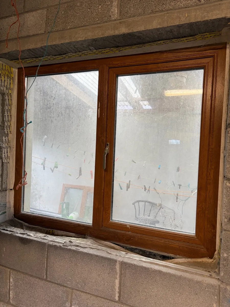 Roller door and windows and door - Image 3