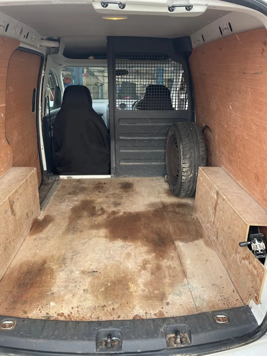 2015 VW CADDY TDI VAN - Image 4