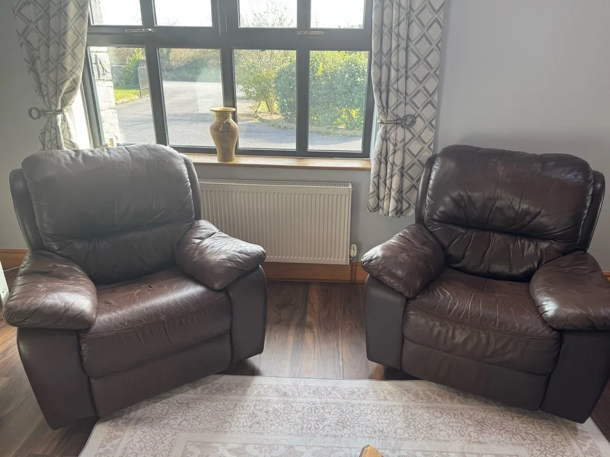 3 seater recliner sofa and two chair - Image 2