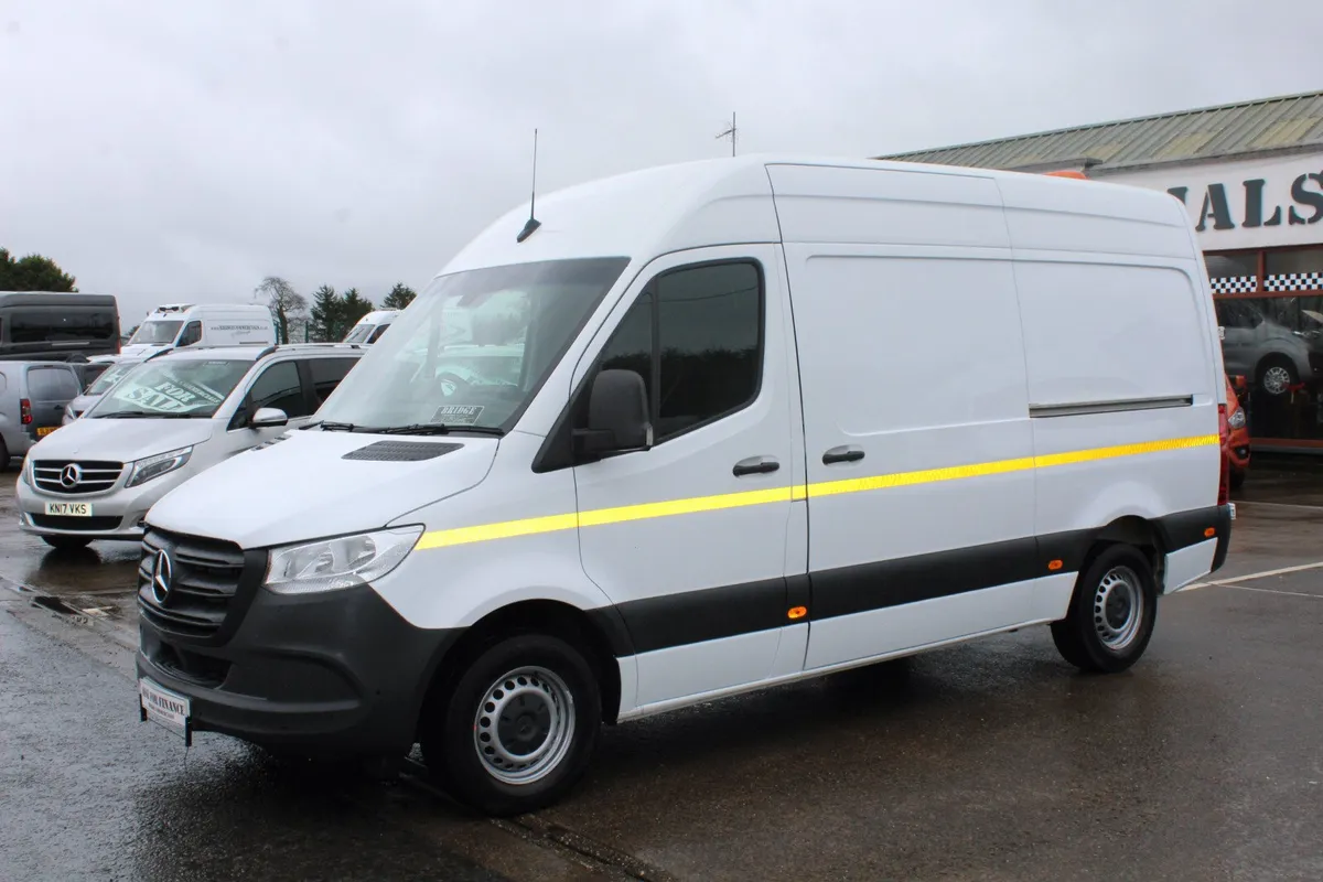 2024 Mercedes-Benz Sprinter 315 L2H2 - Image 1