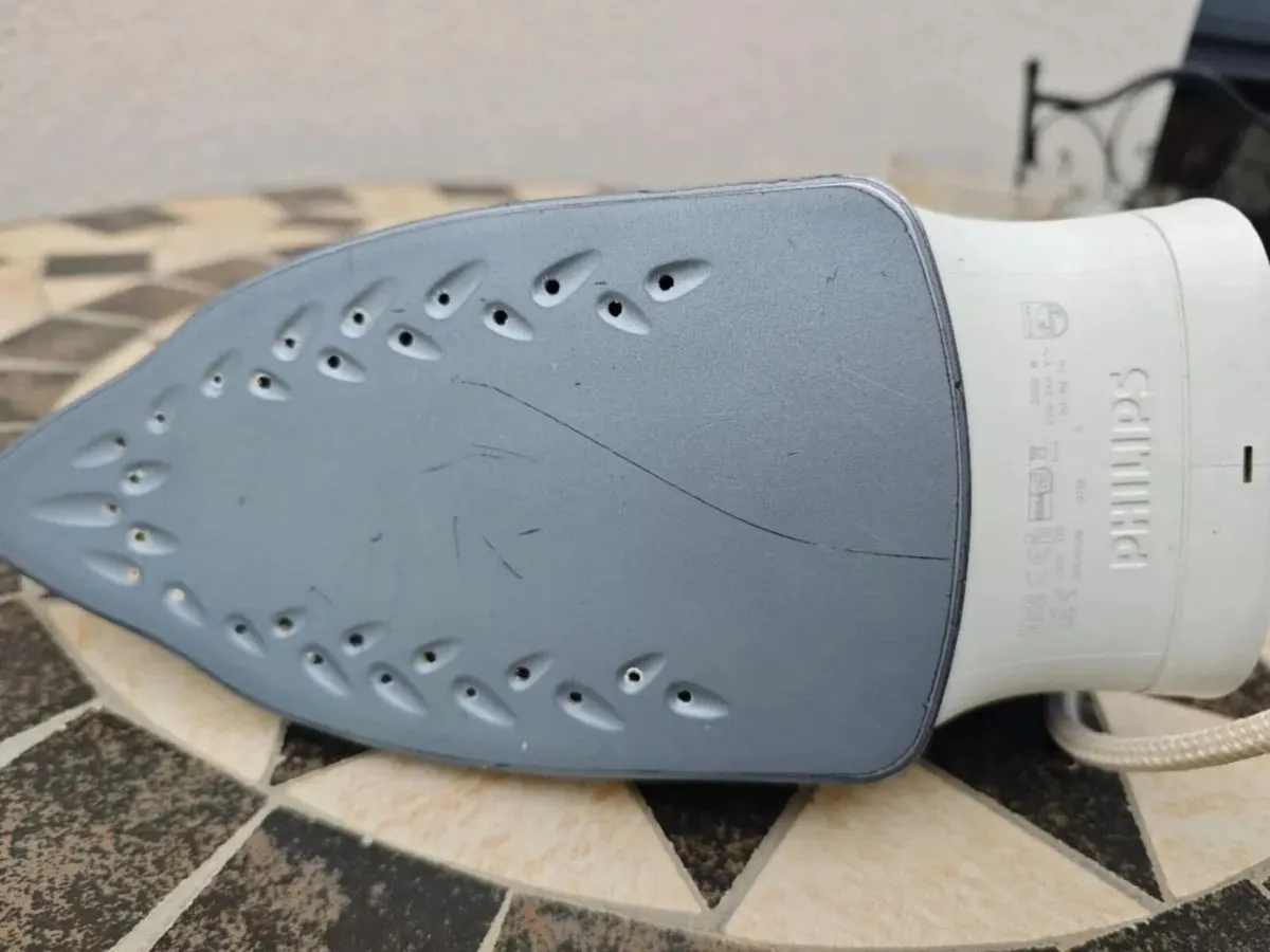 used iron, working well, collection from Dublin 18 - Image 3