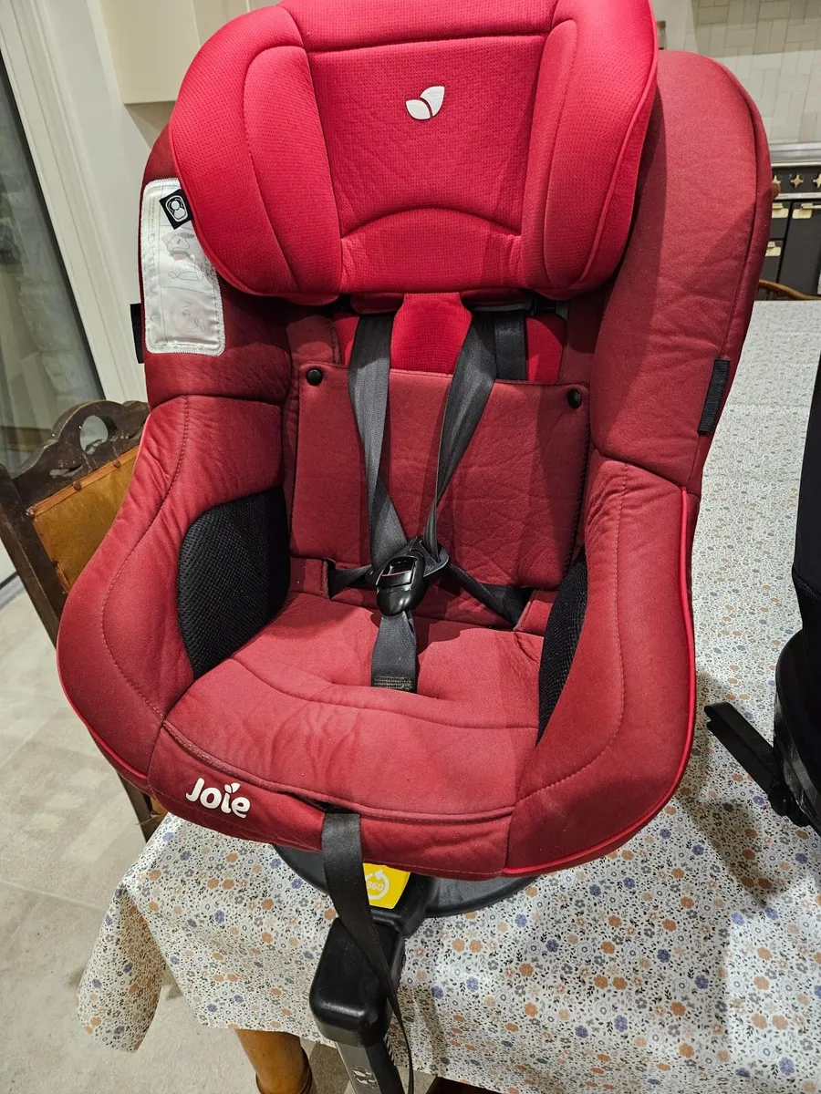 Joie 360 car seat - Image 1