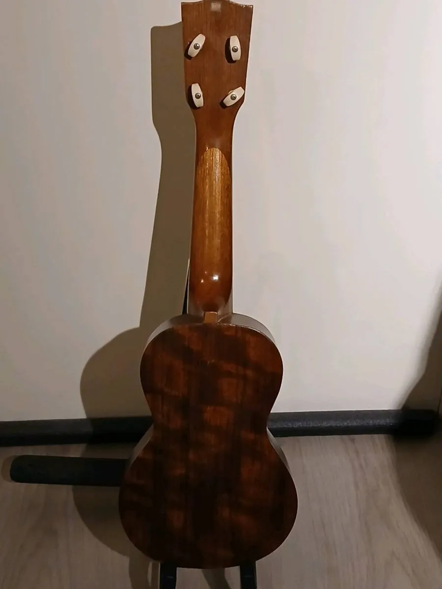 Ukelele - Image 2