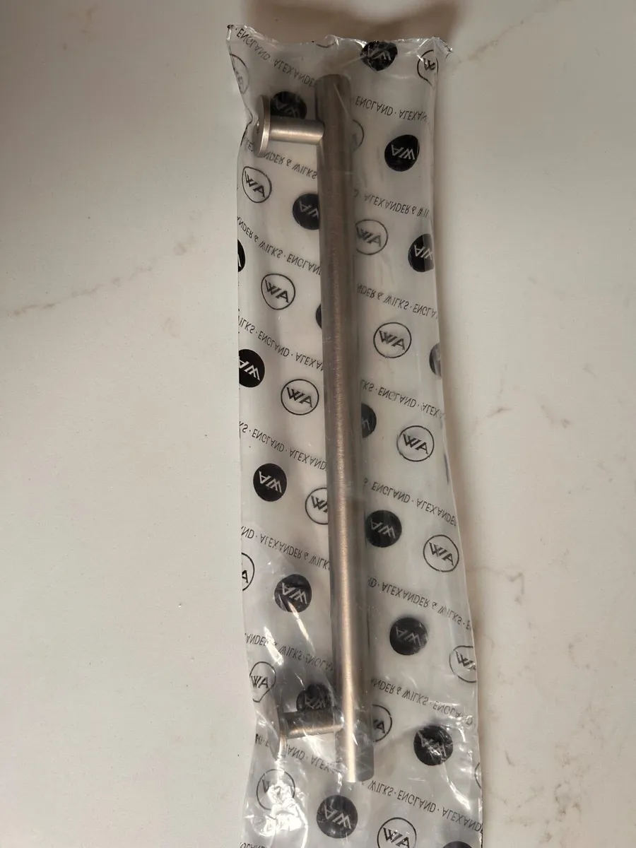 4 x Top Quality Satin Nickel Cupboard Pulls - Image 2