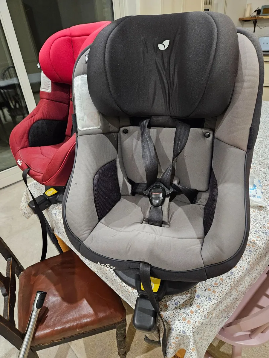 Joie 360 car seat - Image 1