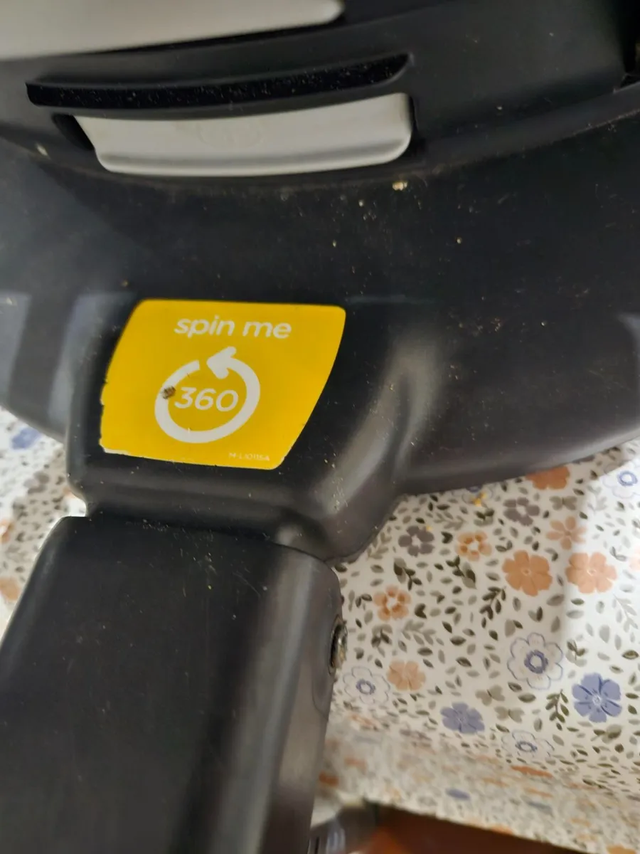 Joie 360 car seat - Image 2