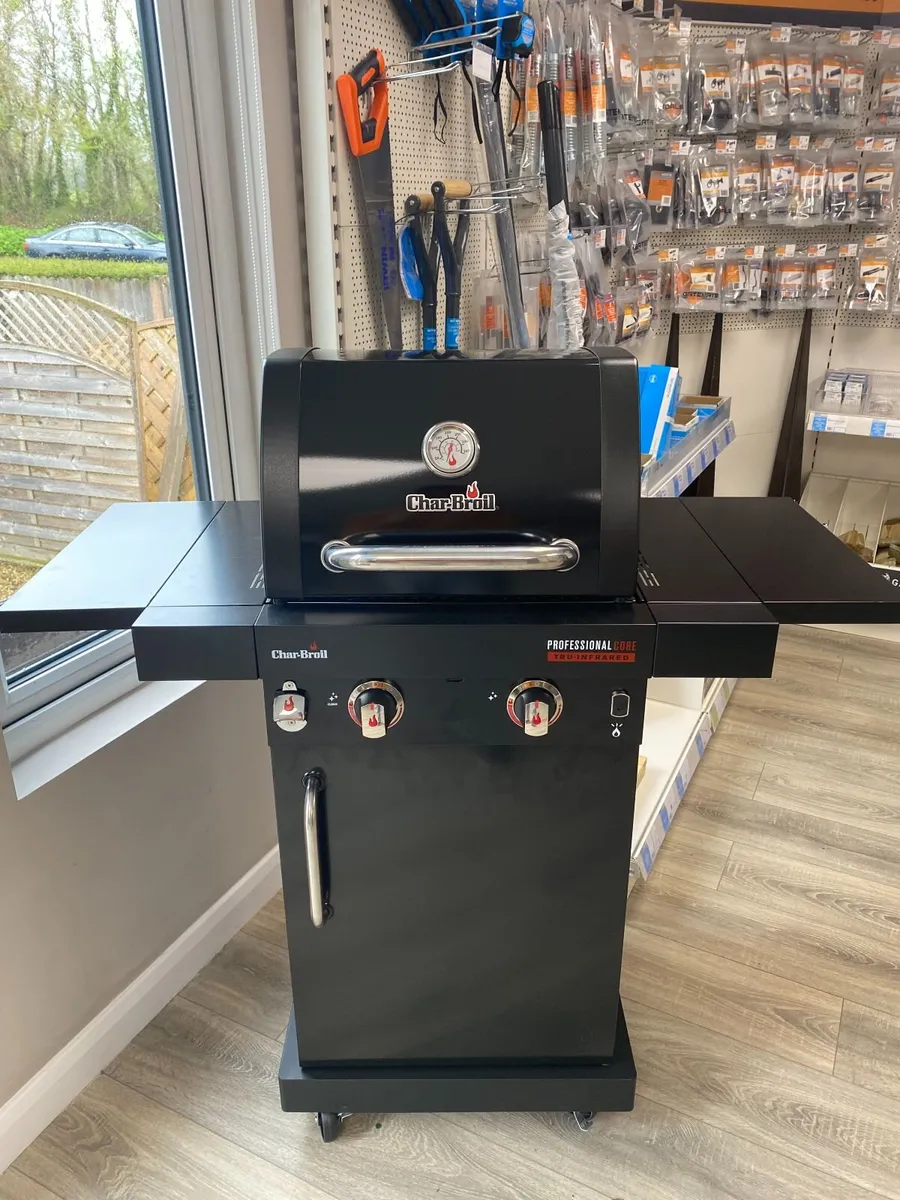 Char-Broil Professional Core B2 Barbeque - Image 1