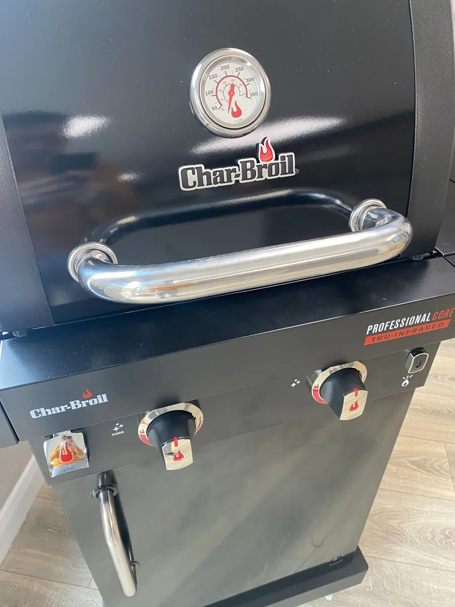 Char-Broil Professional Core B2 Barbeque - Image 3