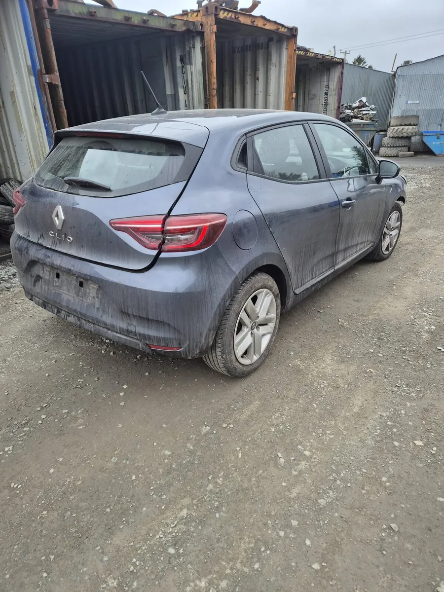 Renault Clio - Breaking only - Image 4