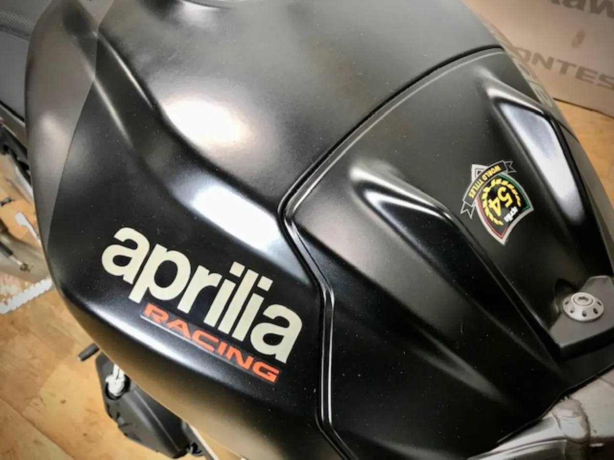 PRE-OWNED Aprilia Tuono V4 Factory 2019 - Image 3