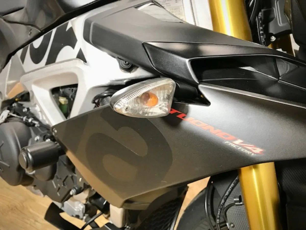 PRE-OWNED Aprilia Tuono V4 Factory 2019 - Image 4
