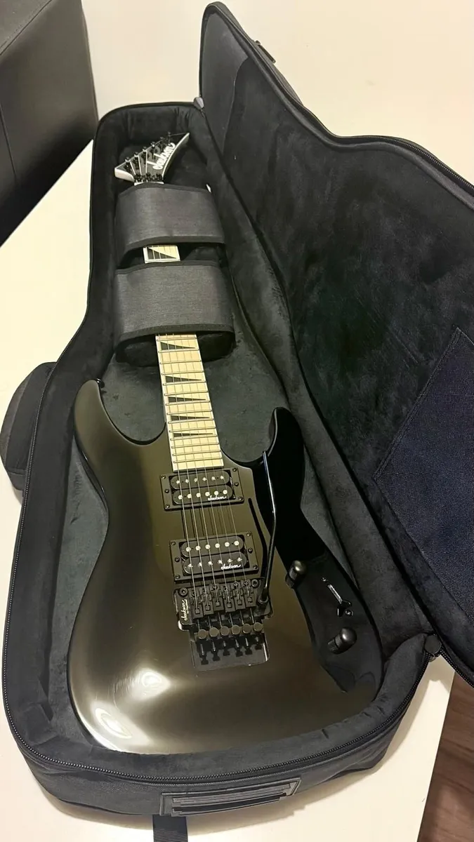 Jackson JS32 DKA-M JS-Series Dinky Archtop Black - Image 4