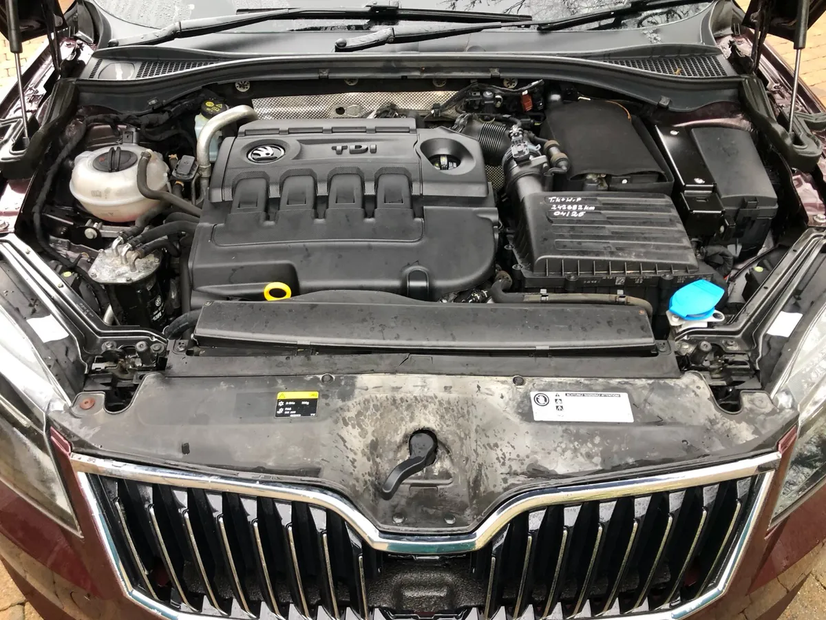 Skoda Superb 2015 1.6TDI, LIGHT DAMAGE,PRICE DROP - Image 3