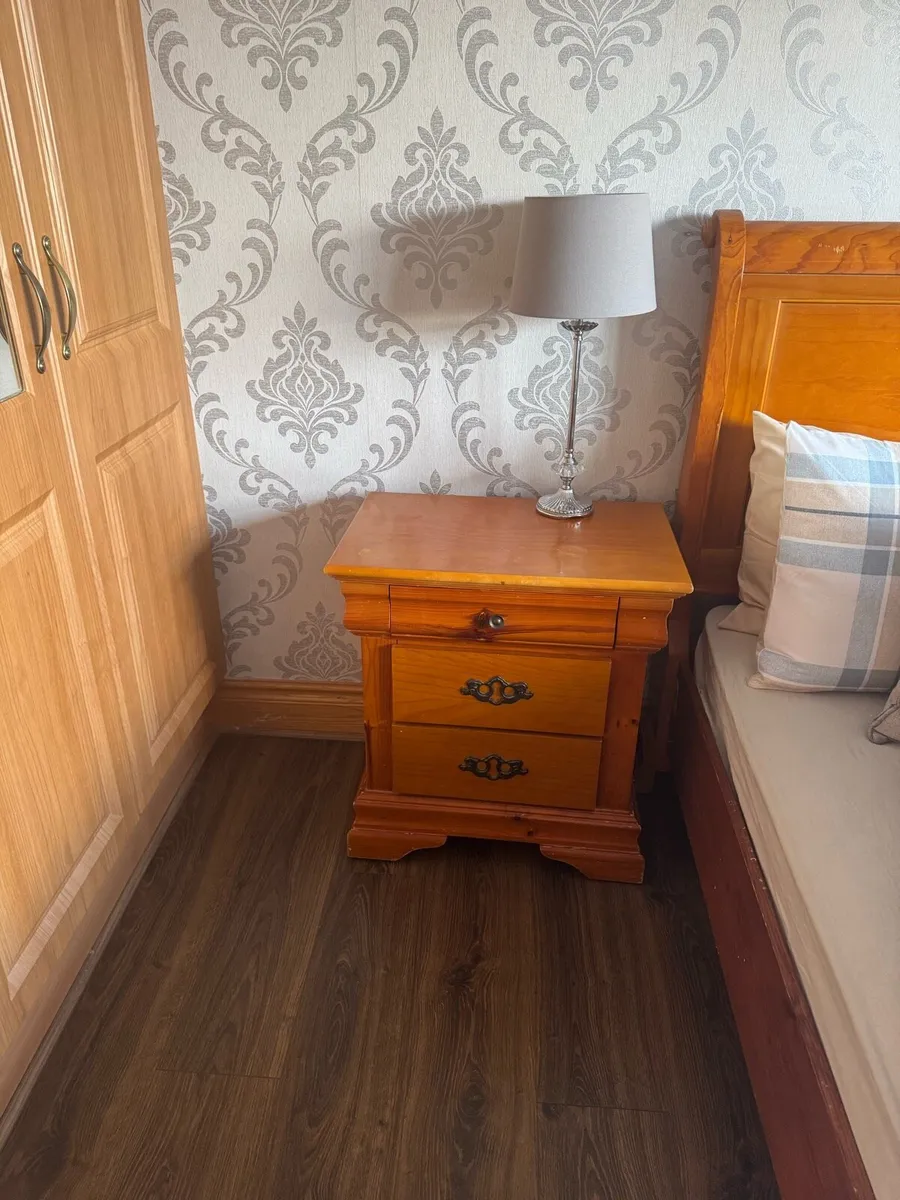 Bedroom set 2 lockers chest of drawers and mirror - Image 3