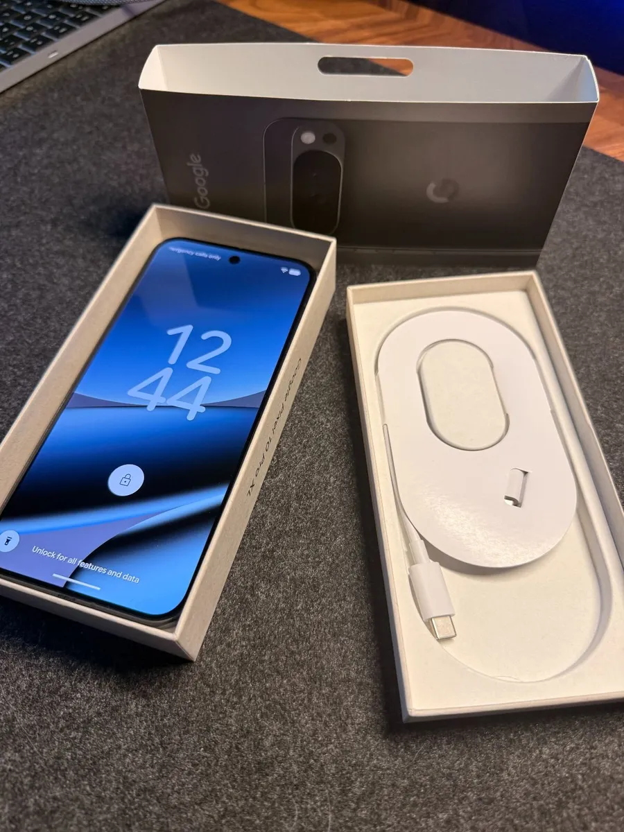 Google Pixel 10 Pro XL 256GB **As New** - Image 1