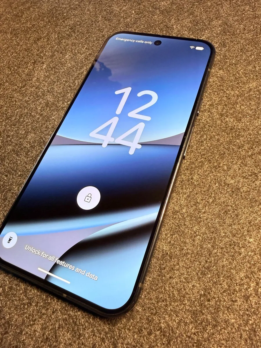 Google Pixel 10 Pro XL 256GB **As New** - Image 3