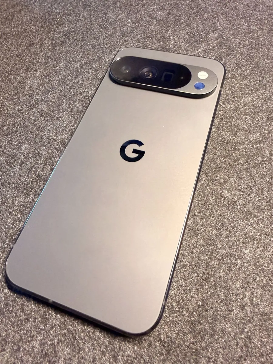 Google Pixel 10 Pro XL 256GB **As New** - Image 2