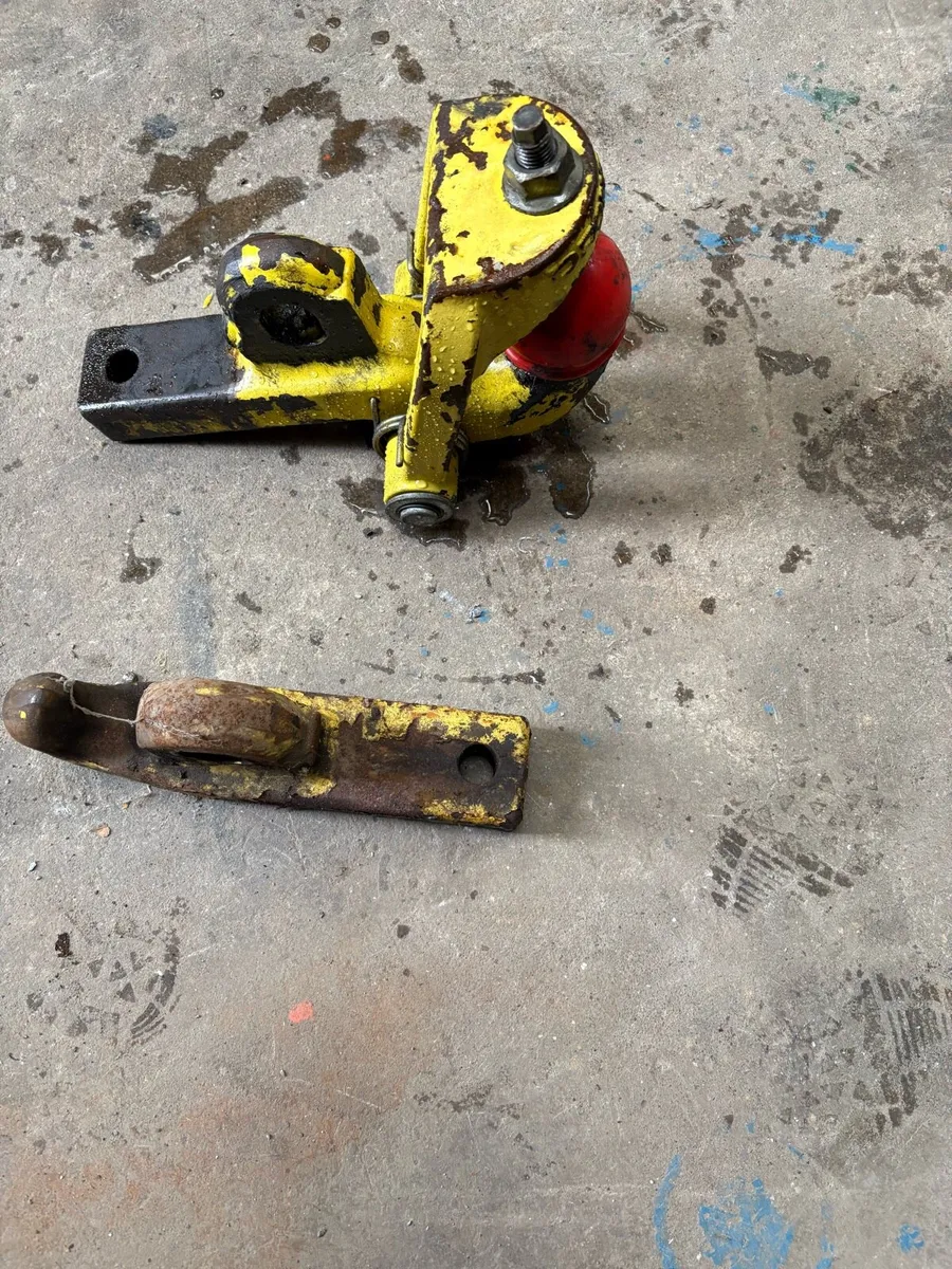 Ball hitch for tractor  and hook - Image 1