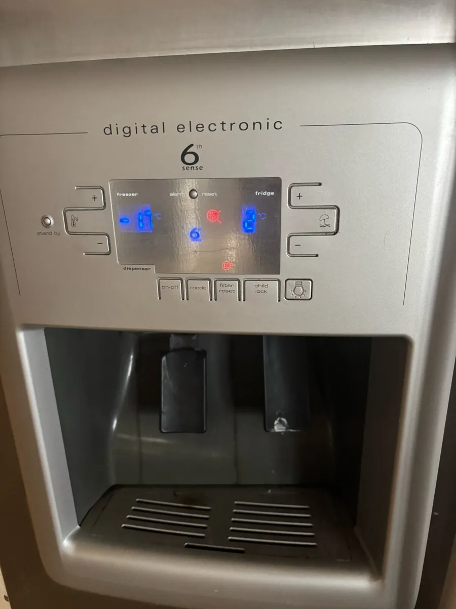 Whirlpool American Fridge Freezer - Image 2