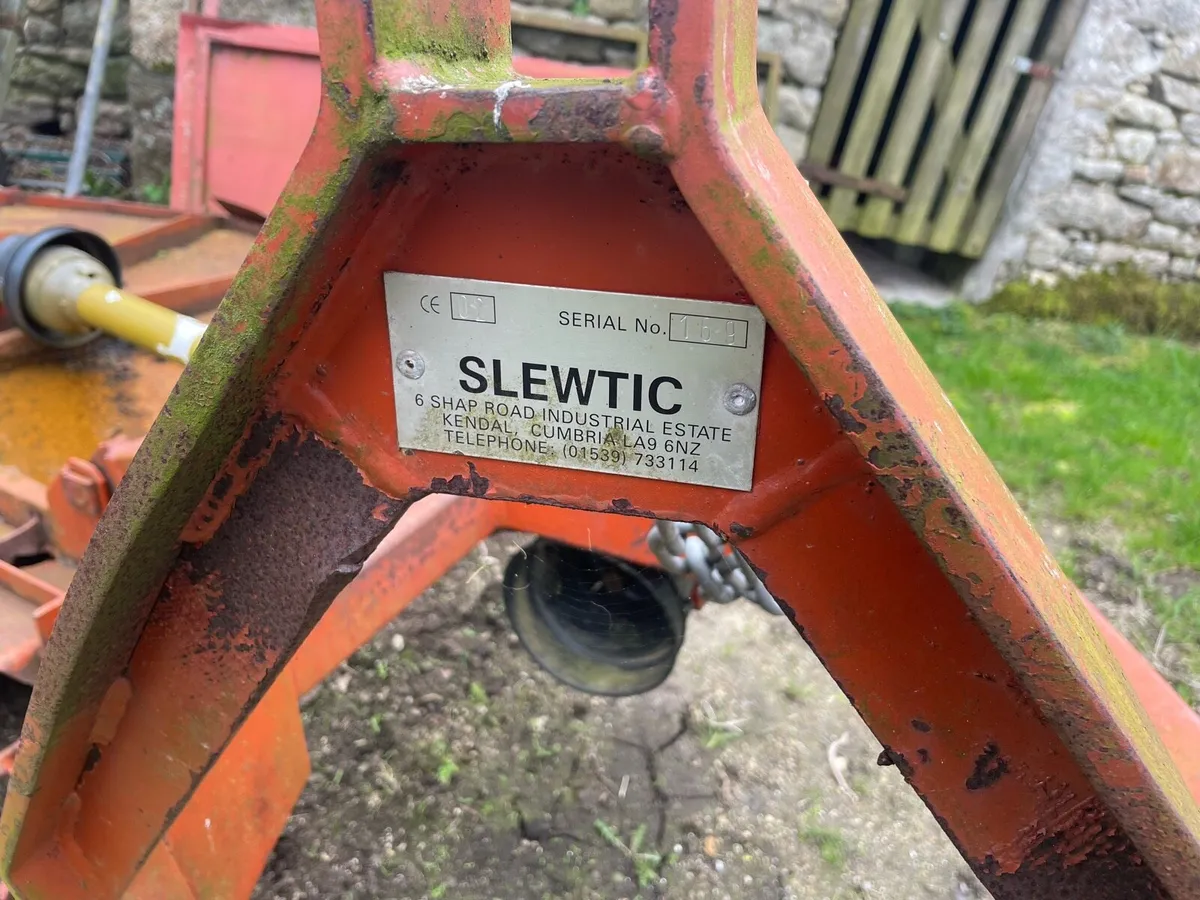 Roller/horse feeder /topper - Image 4