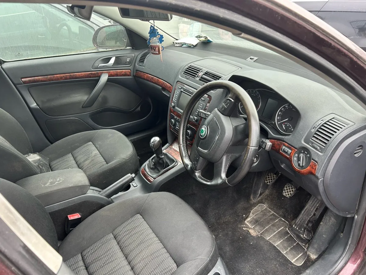 2010skoda Octavia 100kms 1.6 diesel - Image 3